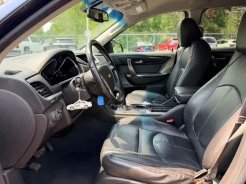 More photos of 2015 Chevrolet Traverse 2LT at Hank Graff Chevrolet Davison, MI