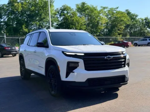 More photos of 2024 Chevrolet Traverse LT at Hank Graff Chevrolet Davison, MI