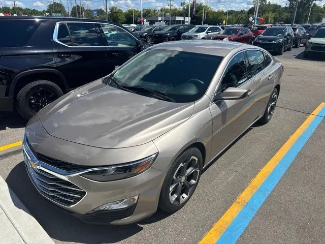 Gray 2022 Chevrolet Malibu LT for sale in Davison, MI