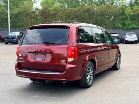 More photos of 2017 Dodge Grand Caravan SXT at Hank Graff Chevrolet Davison, MI