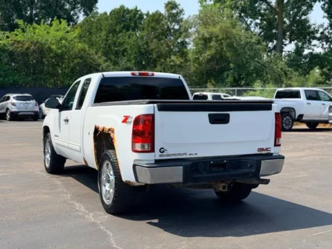 More photos of 2013 GMC Sierra 1500 SLE at Hank Graff Chevrolet Davison, MI