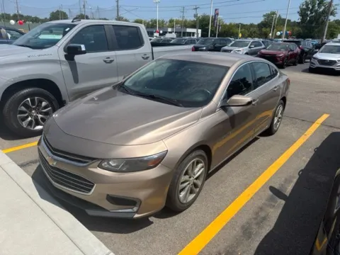 Beige 2018 Chevrolet Malibu LT for sale in Davison, MI