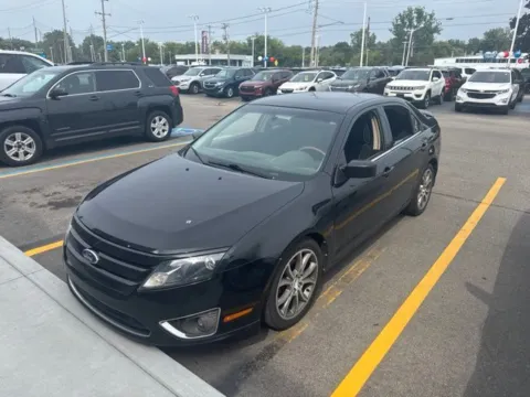 Black 2011 Ford Fusion SE for sale in Davison, MI