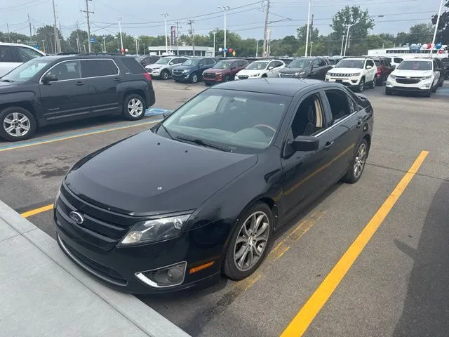 Black 2011 Ford Fusion SE for sale in Davison, MI