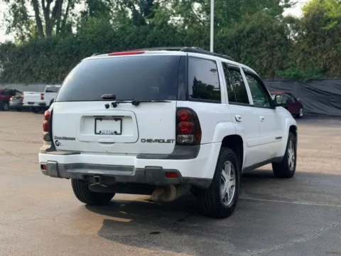 More photos of 2004 Chevrolet TrailBlazer LT at Hank Graff Chevrolet Davison, MI