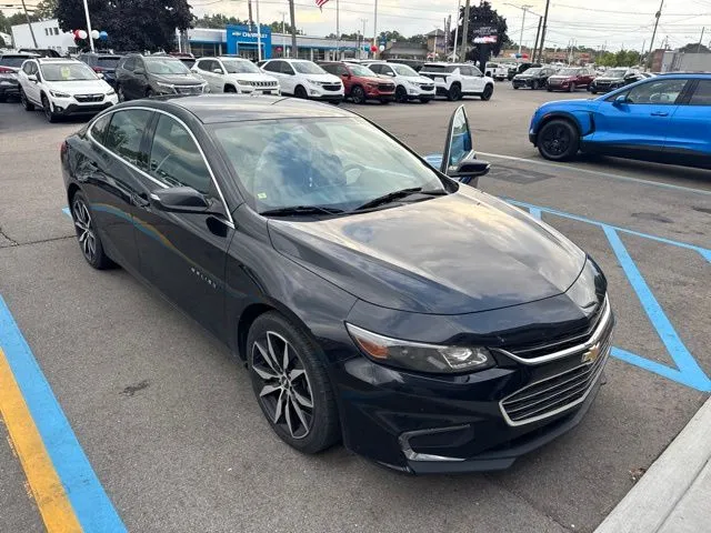 Black 2018 Chevrolet Malibu LT for sale in Davison, MI