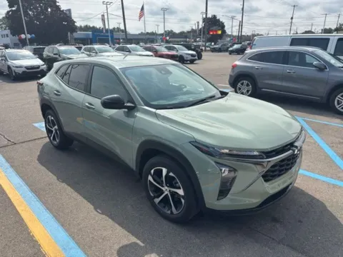 Green 2024 Chevrolet Trax 1RS for sale in Davison, MI