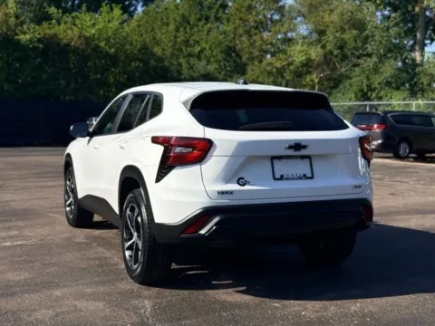 More photos of 2024 Chevrolet Trax 1RS at Hank Graff Chevrolet Davison, MI
