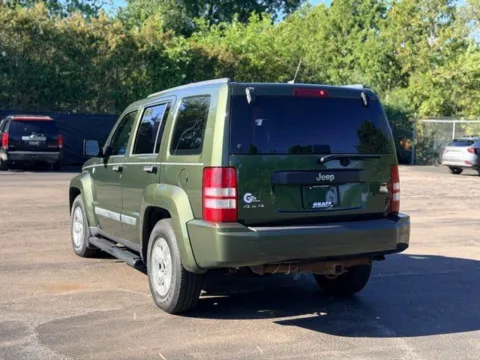 More photos of 2009 Jeep Liberty Sport at Hank Graff Chevrolet Davison, MI