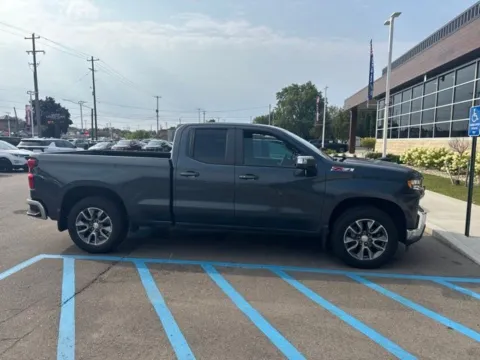 More photos of 2021 Chevrolet Silverado 1500 LT at Hank Graff Chevrolet Davison, MI