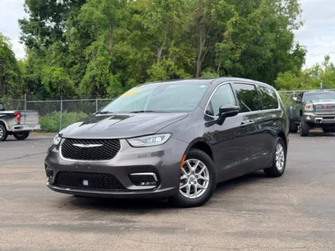 Gray 2023 Chrysler Pacifica Touring L for sale in Davison, MI