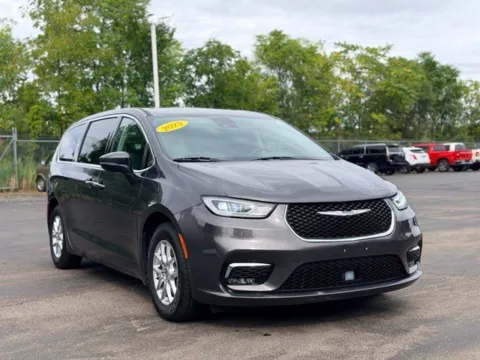 Another view of 2023 Chrysler Pacifica Touring L for sale in Davison, MI at Hank Graff Chevrolet Davison