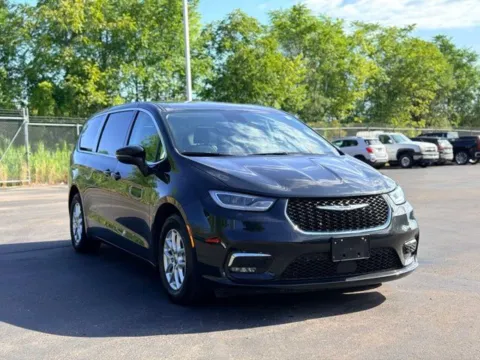 Another view of 2023 Chrysler Pacifica Touring L for sale in Davison, MI at Hank Graff Chevrolet Davison