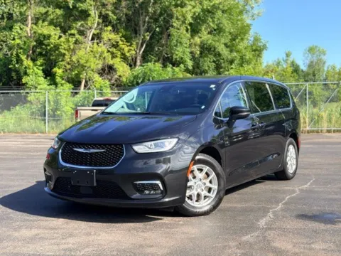 Photos of 2023 Chrysler Pacifica Touring L for sale in Davison, MI at Hank Graff Chevrolet Davison