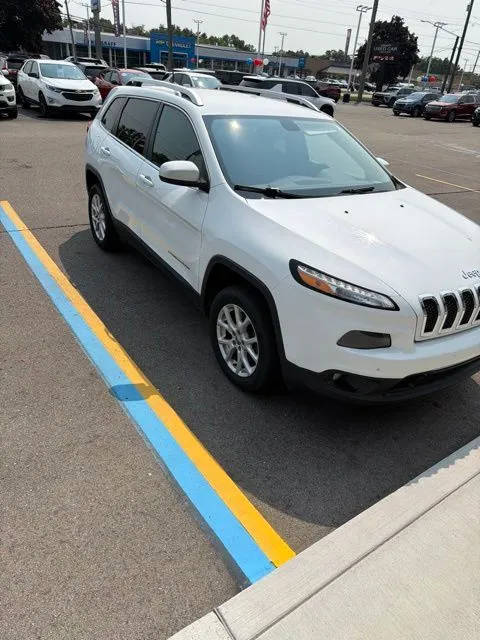 White 2016 Jeep Cherokee Latitude for sale in Davison, MI