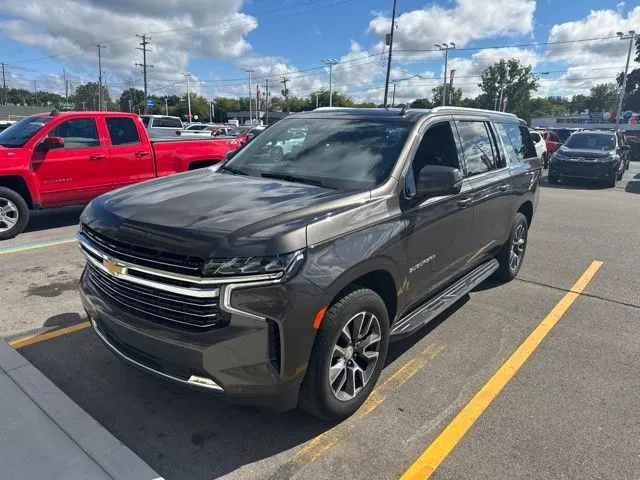 Gray 2021 Chevrolet Suburban LT for sale in Davison, MI
