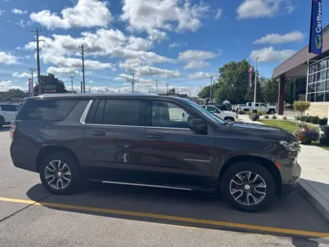 More photos of 2021 Chevrolet Suburban LT at Hank Graff Chevrolet Davison, MI