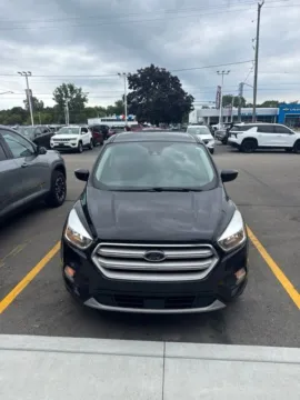 Photos of 2019 Ford Escape SE for sale in Davison, MI at Hank Graff Chevrolet Davison