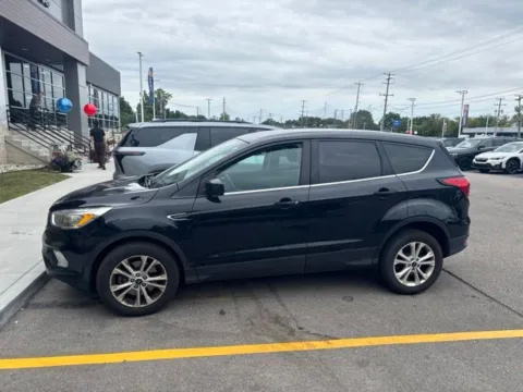 More photos of 2019 Ford Escape SE at Hank Graff Chevrolet Davison, MI