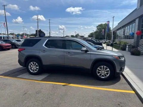 More photos of 2021 Chevrolet Traverse LT at Hank Graff Chevrolet Davison, MI