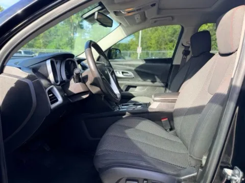 More photos of 2017 Chevrolet Equinox LT at Hank Graff Chevrolet Davison, MI