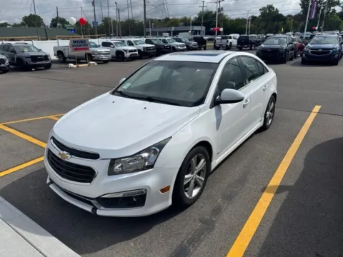 White 2015 Chevrolet Cruze 2LT for sale in Davison, MI