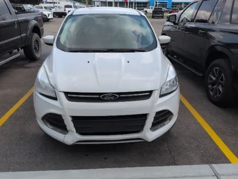 Photos of 2016 Ford Escape SE for sale in Davison, MI at Hank Graff Chevrolet Davison
