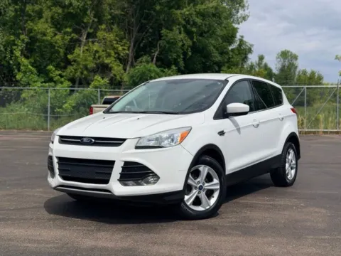Photos of 2016 Ford Escape SE for sale in Davison, MI at Hank Graff Chevrolet Davison