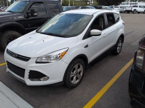 White 2016 Ford Escape SE for sale in Davison, MI