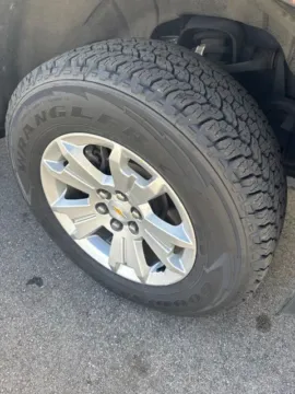 More photos of 2022 Chevrolet Colorado LT at Hank Graff Chevrolet Davison, MI