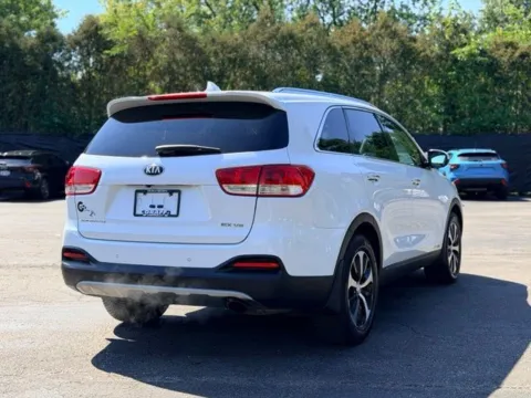 More photos of 2016 Kia Sorento EX at Hank Graff Chevrolet Davison, MI