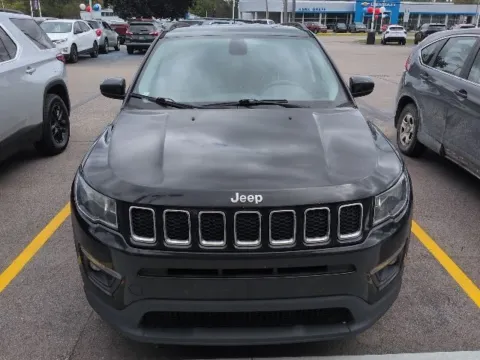 Photos of 2017 Jeep Compass Latitude for sale in Davison, MI at Hank Graff Chevrolet Davison
