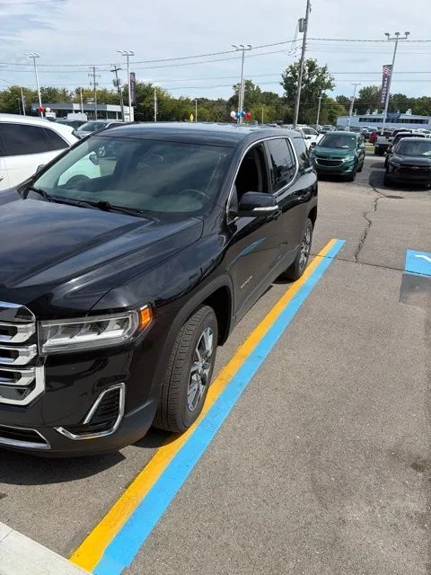 Black 2021 GMC Acadia SLE for sale in Davison, MI