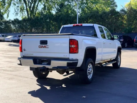 More photos of 2015 GMC Sierra 2500 HD SLE at Hank Graff Chevrolet Davison, MI