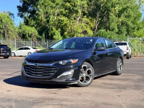 Photos of 2022 Chevrolet Malibu LT for sale in Davison, MI at Hank Graff Chevrolet Davison