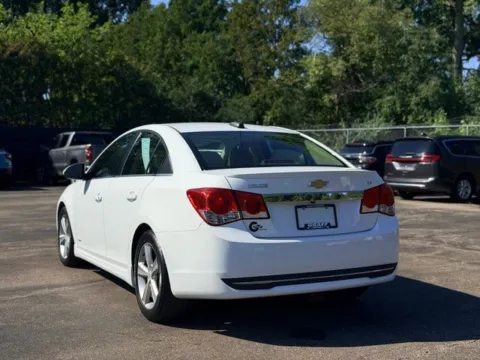 More photos of 2015 Chevrolet Cruze 2LT at Hank Graff Chevrolet Davison, MI