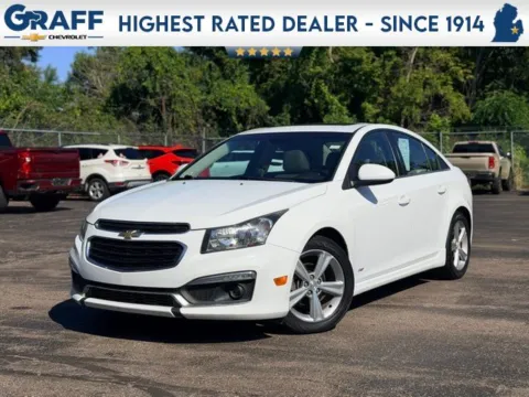 White 2015 Chevrolet Cruze 2LT for sale in Davison, MI