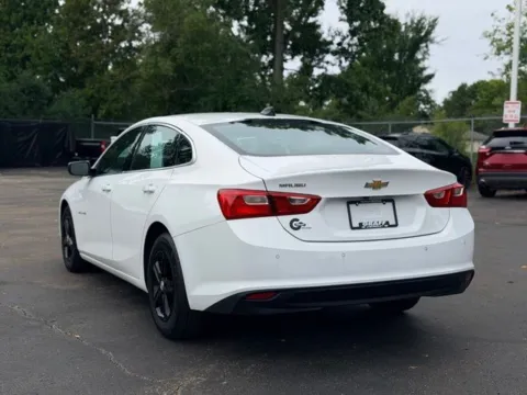 More photos of 2020 Chevrolet Malibu LS at Hank Graff Chevrolet Davison, MI