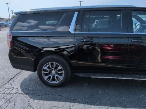 More photos of 2021 Chevrolet Suburban LT at Hank Graff Chevrolet Davison, MI