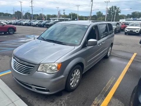 Silver 2014 Chrysler Town & Country Touring for sale in Davison, MI