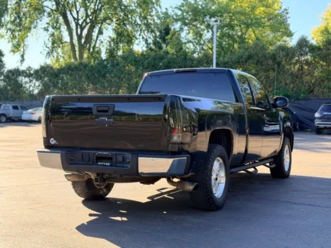 More photos of 2011 Chevrolet Silverado 1500 LT at Hank Graff Chevrolet Davison, MI