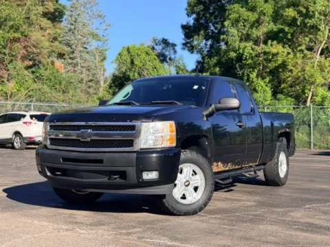 Photos of 2011 Chevrolet Silverado 1500 LT for sale in Davison, MI at Hank Graff Chevrolet Davison