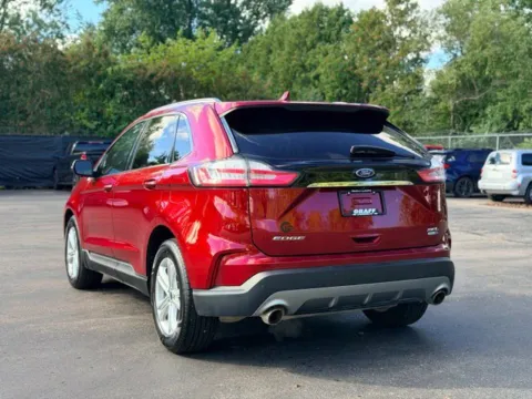 More photos of 2019 Ford Edge SEL at Hank Graff Chevrolet Davison, MI