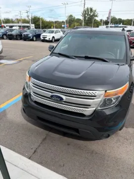 Photos of 2013 Ford Explorer XLT for sale in Davison, MI at Hank Graff Chevrolet Davison