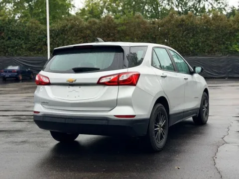 More photos of 2020 Chevrolet Equinox LS at Hank Graff Chevrolet Davison, MI