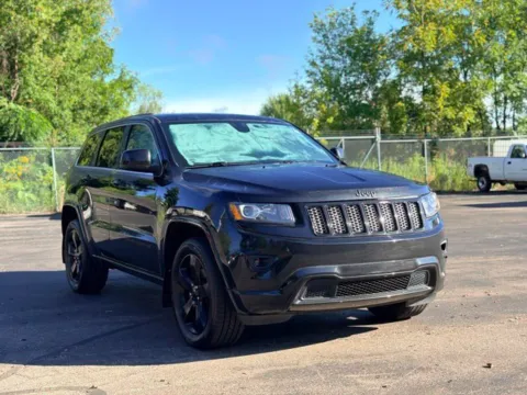 Photos of 2015 Jeep Grand Cherokee Altitude for sale in Davison, MI at Hank Graff Chevrolet Davison