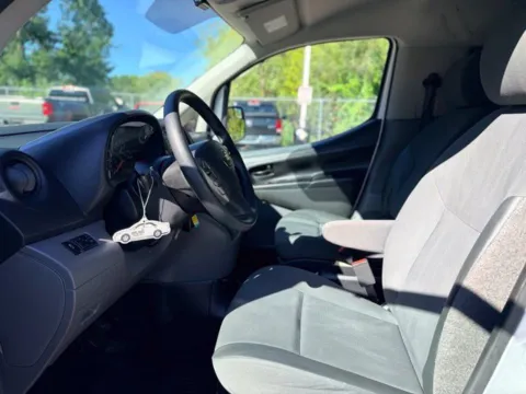 More photos of 2018 Nissan NV200 SV at Hank Graff Chevrolet Davison, MI