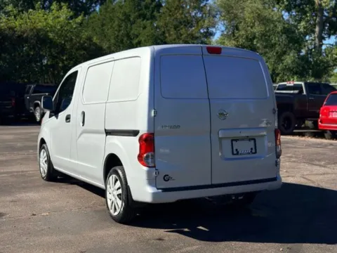 More photos of 2018 Nissan NV200 SV at Hank Graff Chevrolet Davison, MI