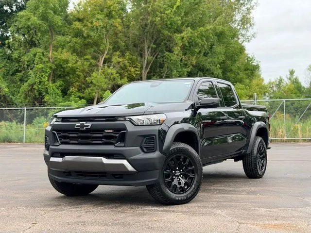 Black 2023 Chevrolet Colorado Trail Boss for sale in Davison, MI