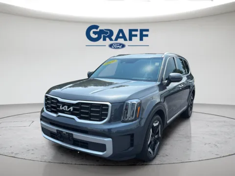 Photos of 2023 Kia Telluride S for sale in Davison, MI at Hank Graff Chevrolet Davison